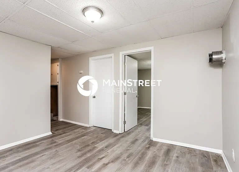 1700 Birch St — Photo 4