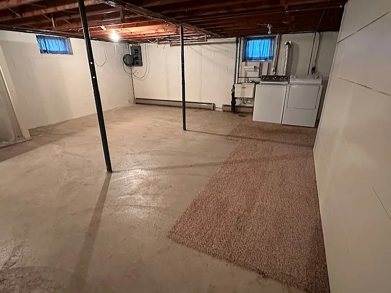 521 State St — Photo 13
