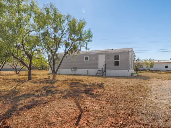 117 Seminole St, Tye, TX 79563