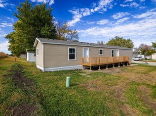 378 Hillcrest Cir, Clarks Grove, MN 56016