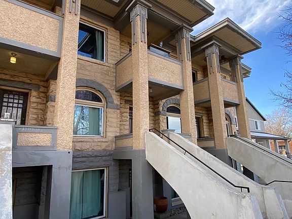 5th image of 961 25th St APT 1