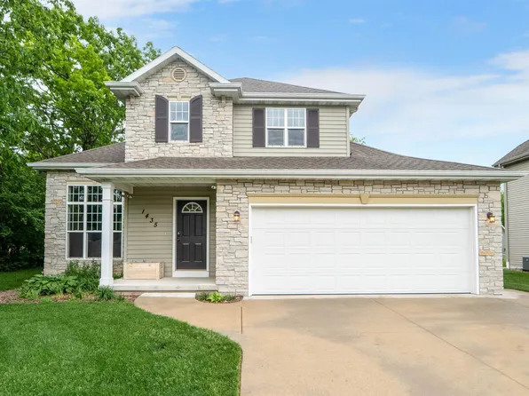 1435 Southfield Dr, Menasha, WI 54952