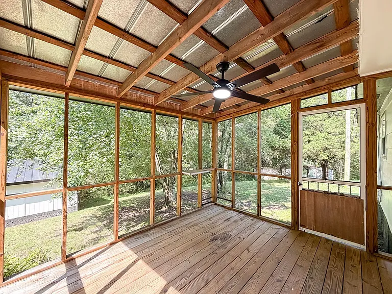 125 Anderson Rd — Photo 23