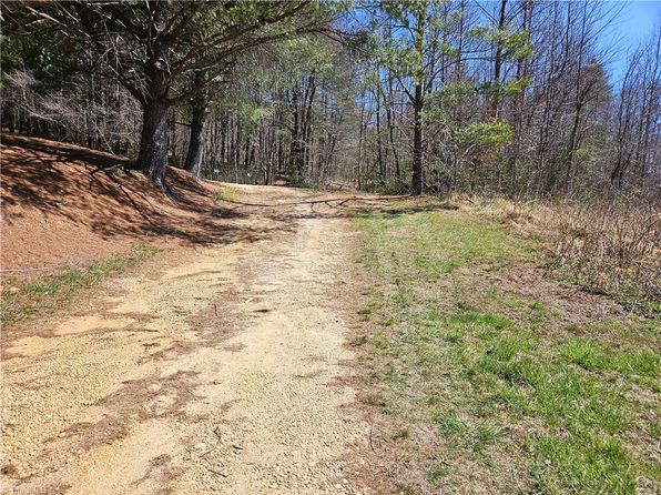 663 Hidden Valley Rd, Lowgap, NC 27024