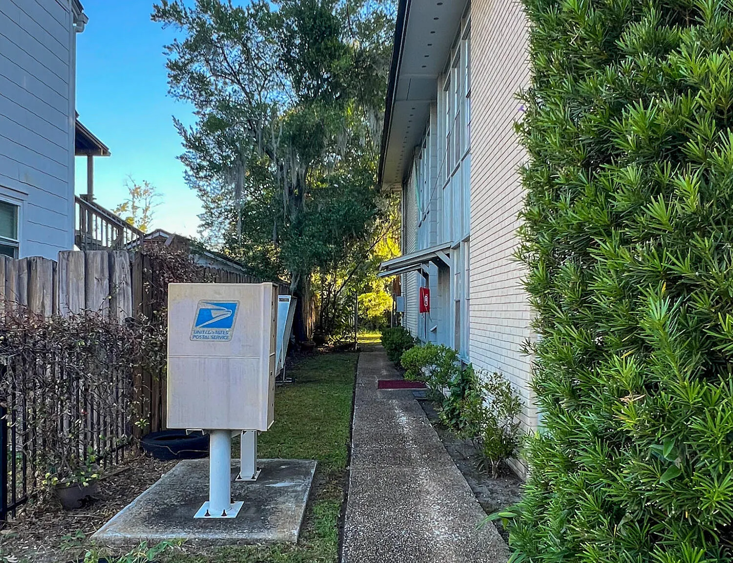 1 bed, 1.0 bath, 525 sqft, $895 — Photo 2
