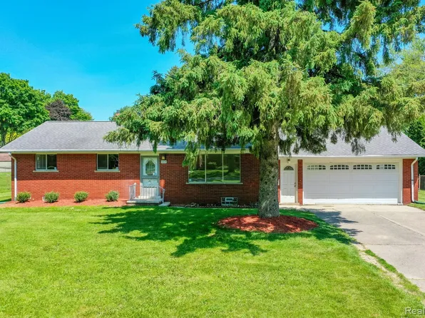 1312 N Bielby St, Waterford, MI 48328