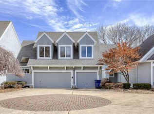 334 SW Raintree Dr, Lees Summit, MO 64082