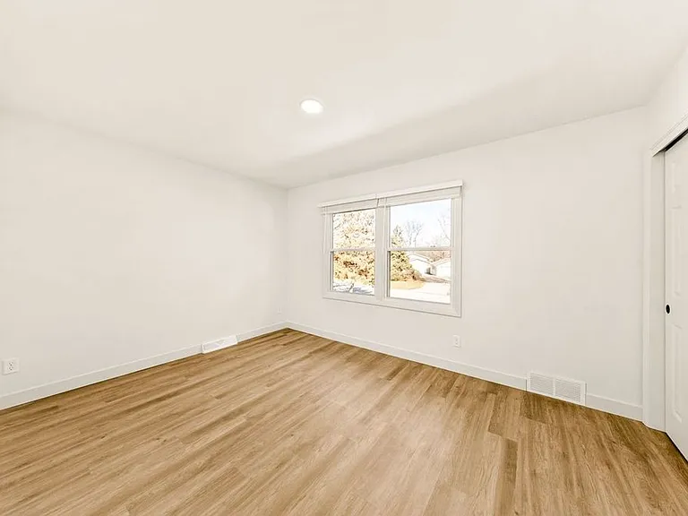 215-217 Pembroke Way (Townhouse) MyDwelling — Photo 10