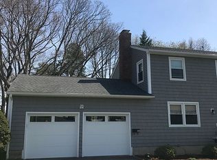 171 Papermill Ln, Fairfield, CT 06824