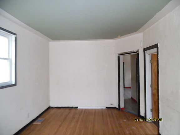 3rd image of 6512 S Damen Ave