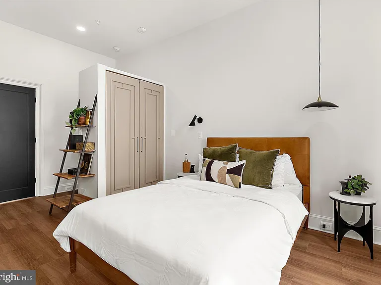 2220 N Charles St #5 — Photo 5