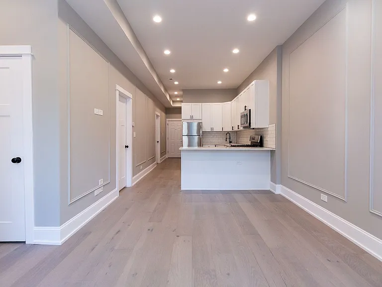 Pf-Arg, 2618 W Evergreen Llc — Photo 12