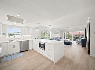 666 3rd St S APT 304, Naples, FL 34102