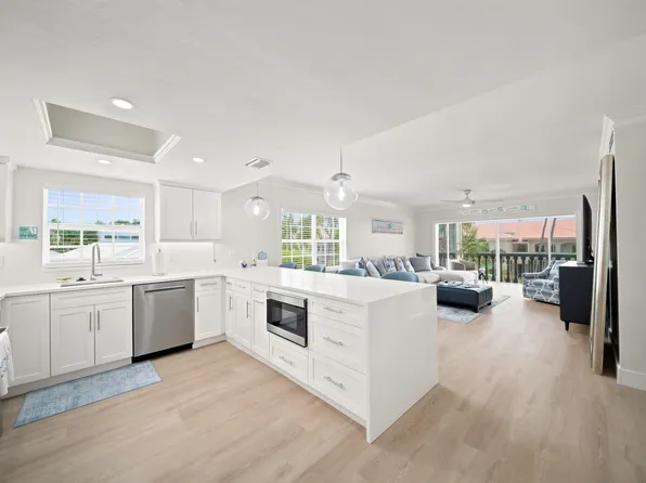 666 3rd St S, Naples, FL