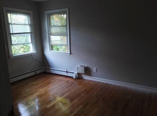 123 Broadfield Rd, Hempstead, NY 11550