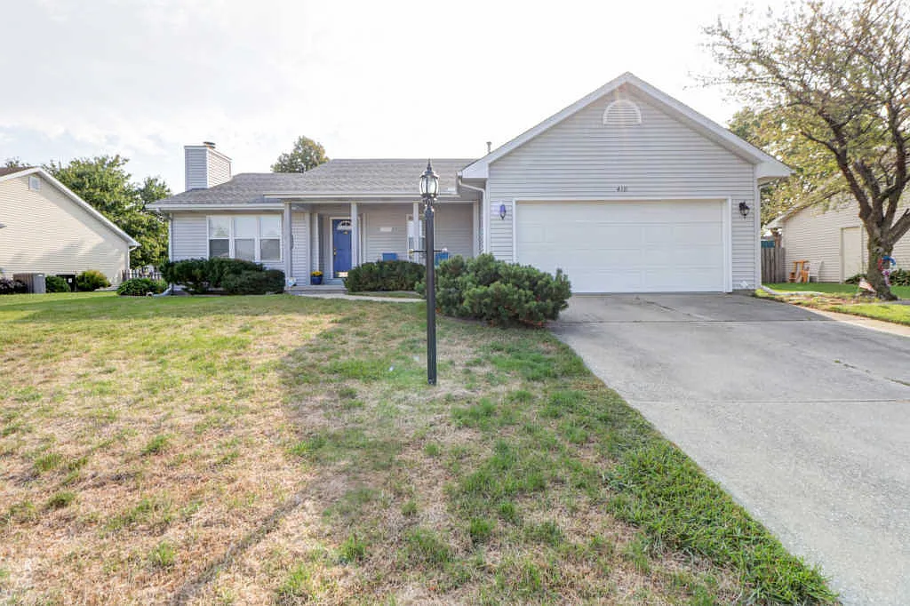 410 Sherwood Dr photo 1