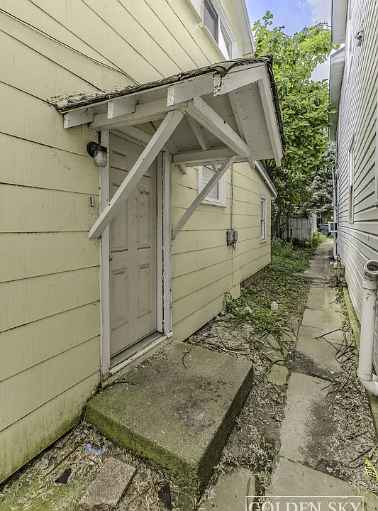 805 W Main St #2