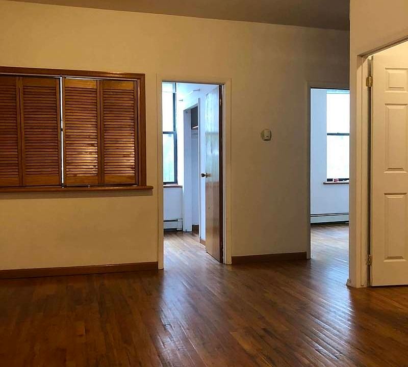 1st image of 98 Orchard St #2R