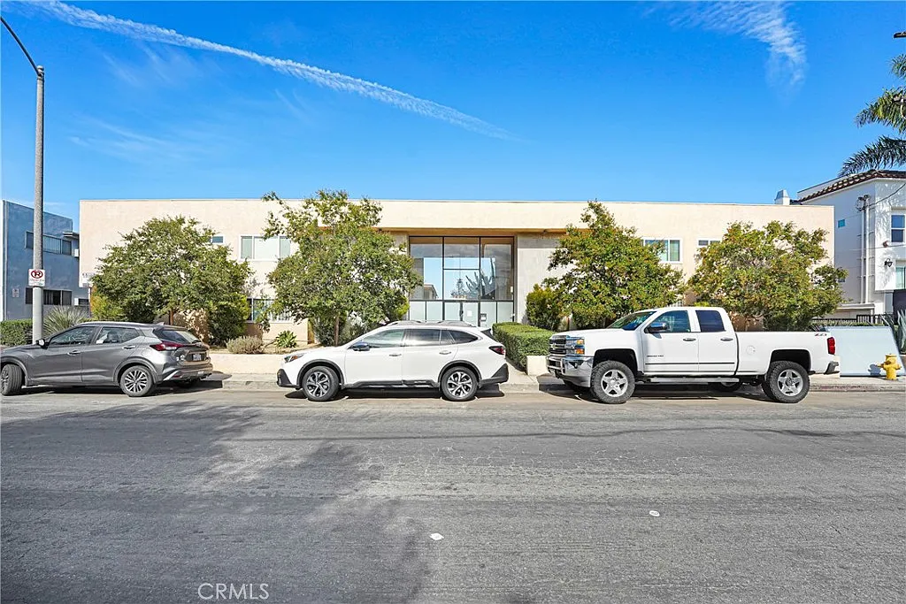 2 bed, 1005 sqft, $2,950 — Photo 1