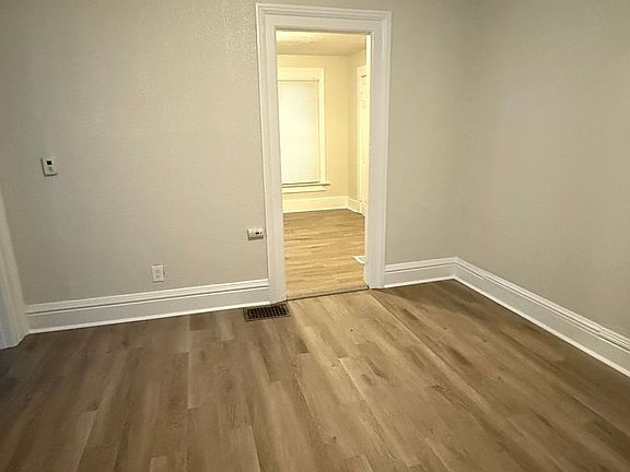 3rd image of 105 Avenue B