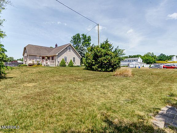 3rd image of 2205 Cedarview Drive
