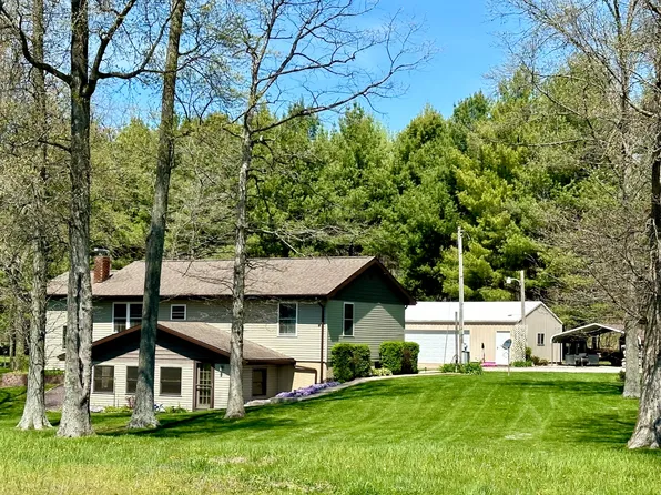 1565 Old Bible Grove Rd, Louisville, IL 62858