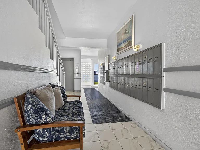 100 Shore Ct #307 — Photo 40