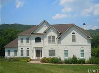 70 Hidden Meadow Dr, Easton, PA 18042