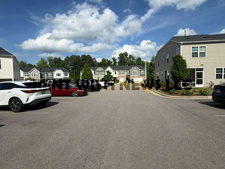 115 Hunston Dr — Photo 40