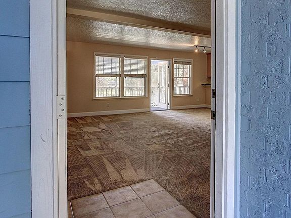 3rd image of 3434 Blanding Blvd Unit 202