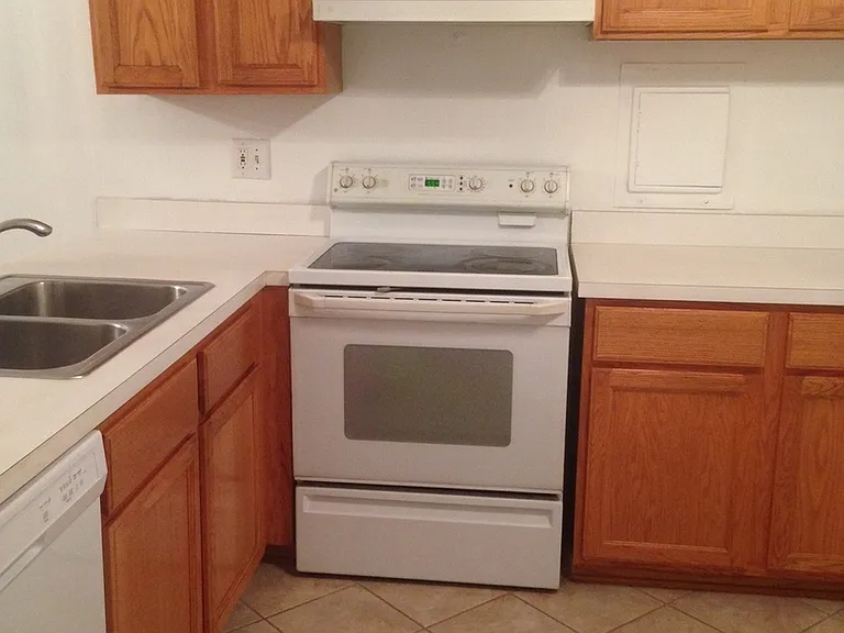 4424 Euclid Ave #1D — Photo 3