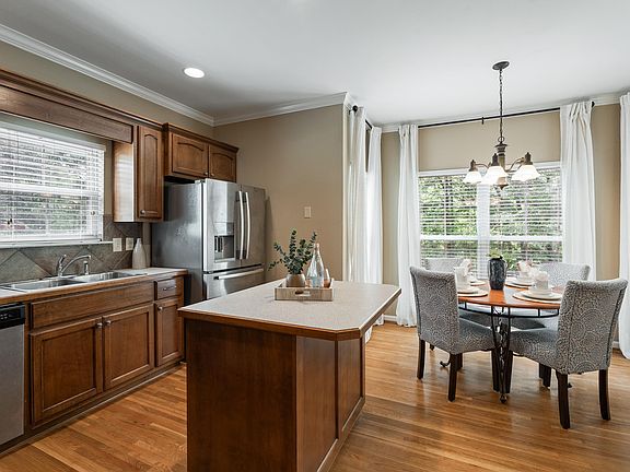 4th image of 3160 Cahaba Park Dr