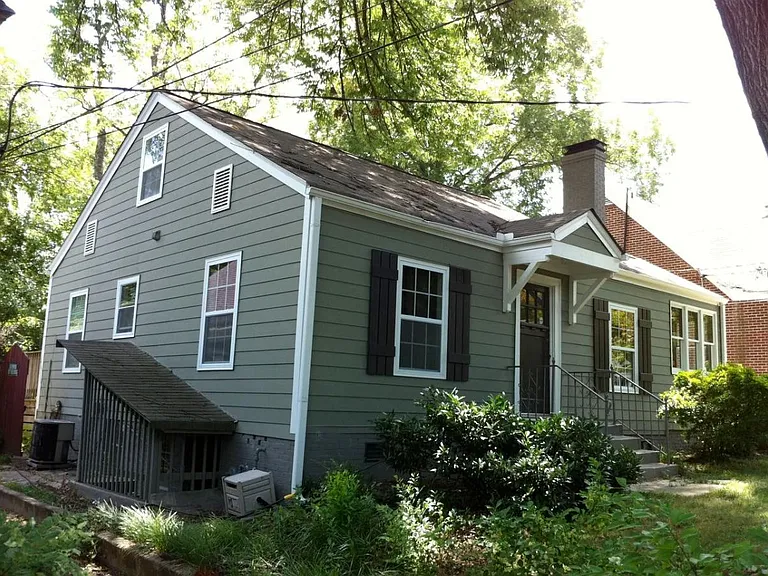 1189 Francis St NW — Photo 2