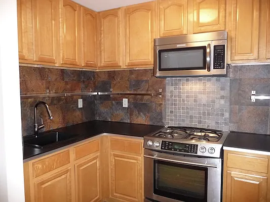 Rented by Perry Associates NYC Inc | media 20