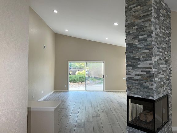 4th image of 821 Calvert Ave