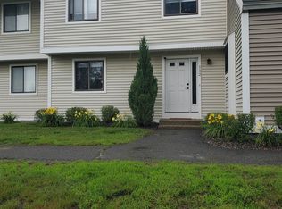 112 Bayberry Ln, Londonderry, NH 03053