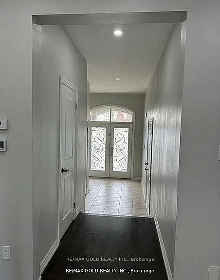 292 Remembrance Rd — Photo 3