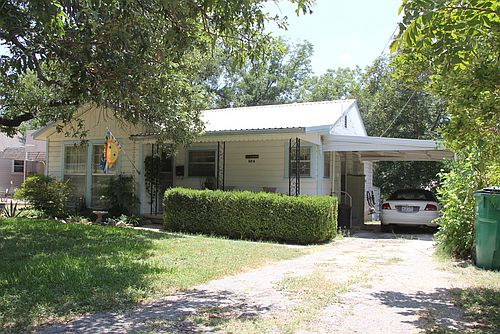 1st image of 604 E Leslie St