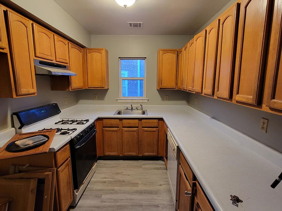 1st image of 56 Melrose Ave #2