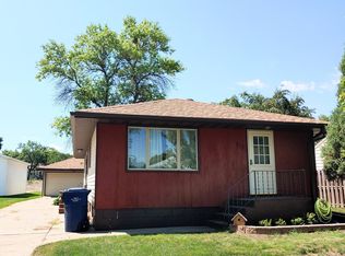 715 4th St NE, Watertown, SD 57201