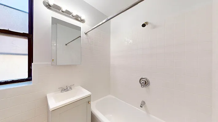 Rented by Bond New York | media 7