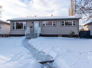 8916 148th St NW, Edmonton, AB