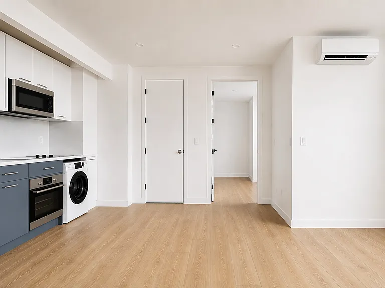 131 Smith St #3L — Photo 4