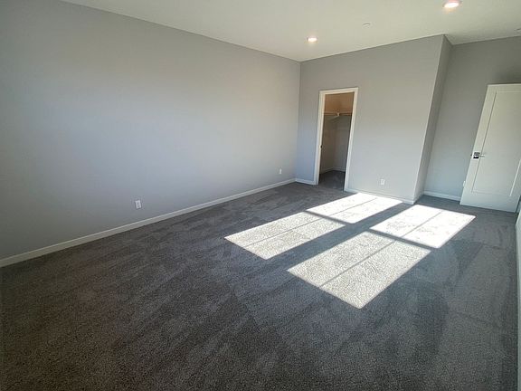 5th image of 1151 Evelyn Dr