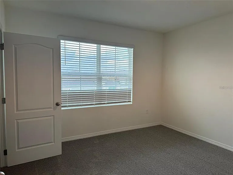 2572 Tulip Dr — Photo 8