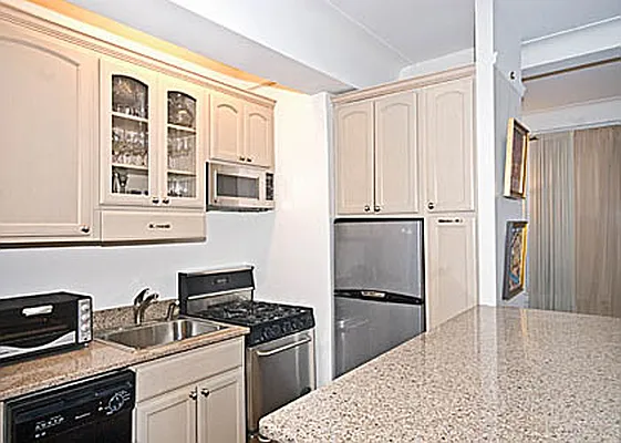 Sold by Fenwick Keats Real Estate | media 27