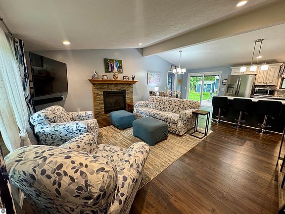 4th image of 1778 Penbroke Dr