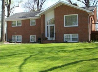 1321 Covington Rd, Colonial Heights, VA 23834