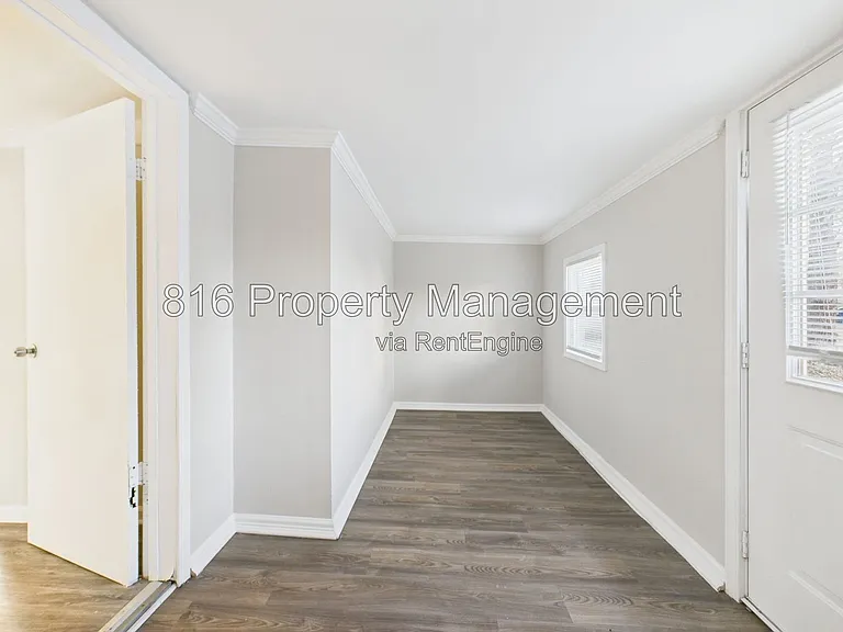 126 S Village Ter — Photo 23