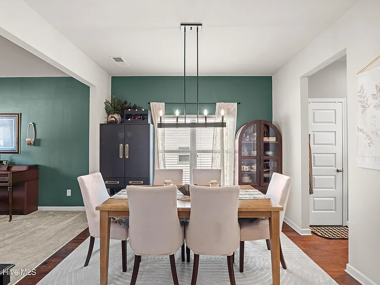 136 Sims Ct — Photo 10